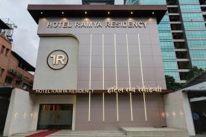 ein Hotel ryanaja in der Stadt Hyderabad in der Unterkunft Ramya Residency Navi Mumbai in Navi Mumbai