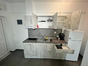 Gallery image of Sea Point Suites in Hanioti