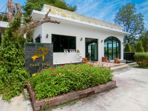 Φωτογραφία από το άλμπουμ του AURA Park Resort σε Ban Thung Sam Sao +76 φωτογραφίες