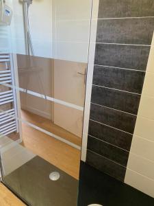 Łazienka w obiekcie maison de vacances ninette