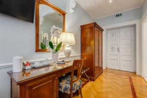 Foto Roomas asuva majutusasutuse Hotel Cellini galeriist