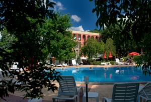 Bazén v ubytování Rilena Hotel nebo v jeho okolí