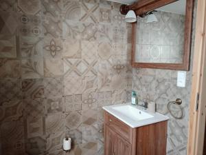 Bilik mandi di Cosy house for relaxing and sightseeing