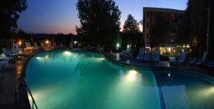 Bazén v ubytování Rilena Hotel nebo v jeho okolí