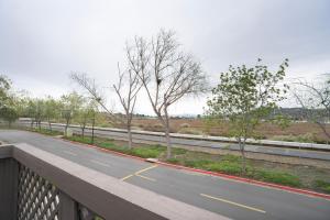 Φωτογραφία από το άλμπουμ του Foster City 2br w gym pool wd nr shops SFO-1293 σε Belmont