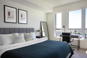 Hollywood 2br w sundeck pool nr hiking trails LAX-1113