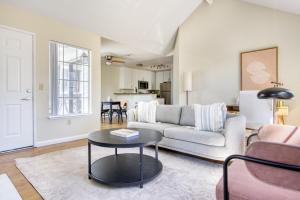 a living room with a couch and a table at Foster City 2BR w Gym 2 Pools WD nr VISA SFO-969 in Foster City