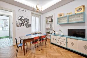 Η κουζίνα ή μικρή κουζίνα στο CASA AGNESE 5 min from MOLE ANTONELIANA +24 φωτογραφίες
