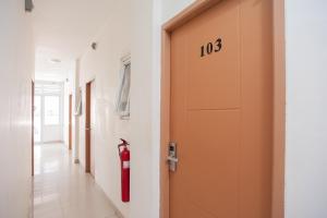 班达楠榜AVA Guesthouse Mitra RedDoorz Lampung的相册照片