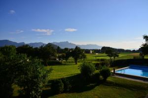 Pemandangan umum gunung atau pemandangan gunung yang diambil dari guest house