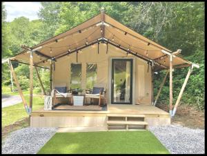 Zahrada ubytování Firefly Season Glamping