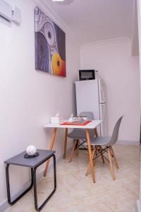 Gallery image of Arabella Bloom - Chic 1-Bedroom Apartment near Waterfront Mall Karen in Karen +29 photos