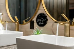 Fotografie z fotogalerie ubytování Unwind in Style! *NEW* Sip and Stay Hideaway v destinaci Broken Bow