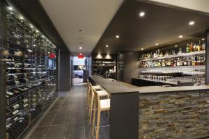 Lounge nebo bar v ubytování Chez Truchon Bistro-Auberge