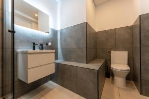 Koupelna v ubytování Moselresidenz Bellevue Alf Apartment Alfbach + 6 fotografií