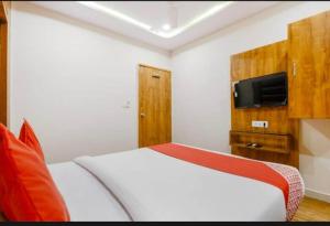 TV a/nebo společenská místnost v ubytování HOTEL SAFARI INN + 25 fotografií