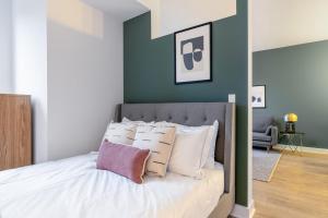 Gallery image of Loop 1BR w Gym Pool WD nr Millennium Park CHI-236 in Chicago +36 photos