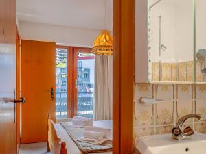 Ένα μπάνιο στο Apartment Christiania 2 B7 by Interhome