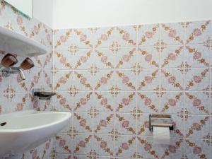 Ένα μπάνιο στο Apartment Christiania 2 B7 by Interhome