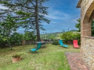 A garden outside Apartment Villa Caggio-1 by Interhome