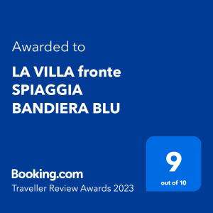 Um certificado, prêmio, placa ou outro documento exibido em LA VILLA fronte SPIAGGIA BANDIERA BLU