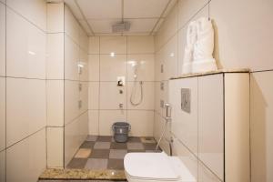 Koupelna v ubytování Lee-Benz ARK HOTEL