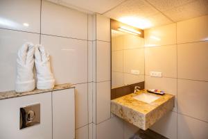 Koupelna v ubytování Lee-Benz ARK HOTEL