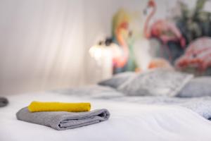 Posteľ alebo postele v izbe v ubytovaní Souper Apartments Downtown-Király Street