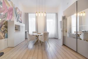 Kuchyňa alebo kuchynka v ubytovaní Souper Apartments Downtown-Király Street