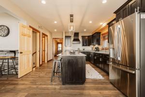 Nhà bếp/bếp nhỏ tại Water & Mountain Retreat