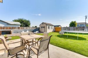 Charming Nampa Home with Backyard and Grill!