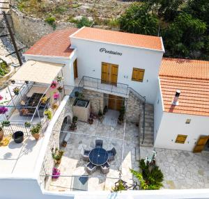 Ayios TheodhorosにあるPentasino Traditional Houseのギャラリーの写真