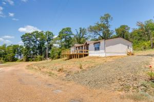 Το κτήριο όπου στεγάζεται  η παραθεριστική κατοικία