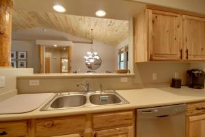 ショー・ローにあるFurnished Deck and Grill Wooded Torreon Cabinのギャラリーの写真 +17枚の写真