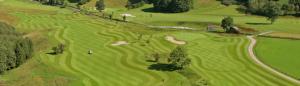 an overhead view of a green golf course at Haus Burgman Bad Gastein - appartement met 4 slaapkamers in Bad Gastein