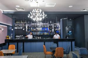 Lounge nebo bar v ubytování West Inn Georgia