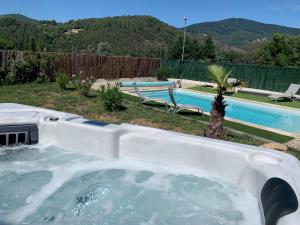 Afbeelding uit fotogalerij van Villa La source & SPA in Pont-de-Labeaume