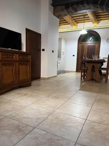 TV a/nebo společenská místnost v ubytování casa centro storico