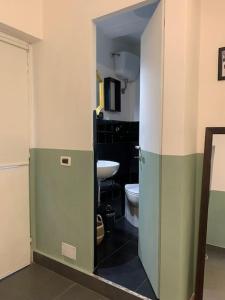 Vannituba majutusasutuses "CITY CENTER 10Stars"- Casetta Matteotti- Feel like HOME