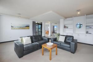 Χώρος καθιστικού στο Fountain Court 25 +12 φωτογραφίες