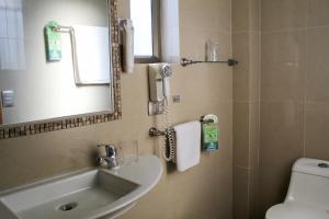 Koupelna v ubytování Hotel Ontiveros