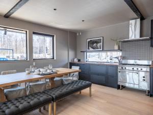 Kuchyň nebo kuchyňský kout v ubytování Shousugi Chalet by Elite Havens