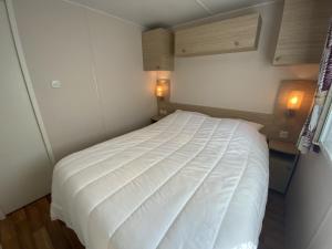 Fotografia z galérie ubytovania Mobile Home Confort à 20m de la Plage avec Parking - 4 Pers., Camping Cadoret, Fouras - FR-1-709-53 v destinácii Fouras + 10 fotografií