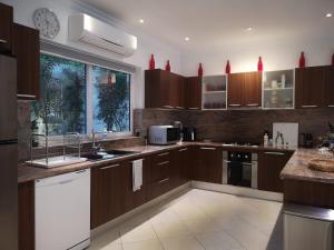 Fotografie z fotogalerie ubytování Pattaya Jomtien large pool 6 bed 5 bath villa v destinaci Jomtien pláž