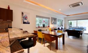 Fotografie z fotogalerie ubytování Pattaya Jomtien large pool 6 bed 5 bath villa v destinaci Jomtien pláž