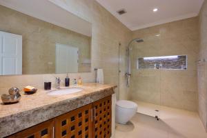 Fotografie z fotogalerie ubytování Pattaya Jomtien large pool 6 bed 5 bath villa v destinaci Jomtien pláž