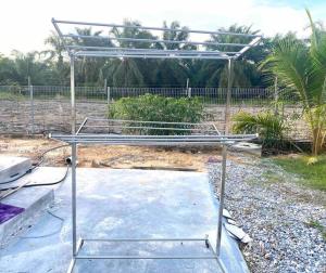 Aed väljaspool majutusasutust Homestay Naim Sabak Bernam