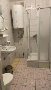 Koupelna v ubytování Kemping Obora