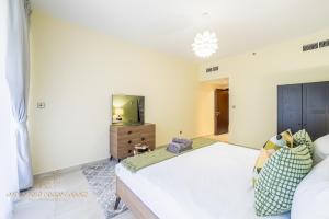Φωτογραφία από το άλμπουμ του Marco Polo - Striking Lake Views at JLT ,1 BR, 2 Balconies στο Ντουμπάι
