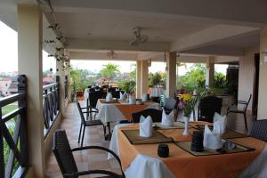 Majoituspaikan Siem Reap Riverside Hotel ravintola tai vastaava paikka